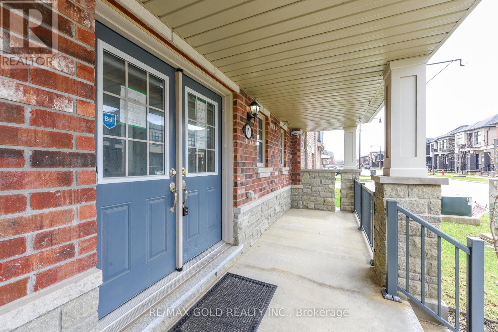 5 Remembrance Road, Brampton, Ontario  L7A 4Z1 - Photo 5 - W12994718