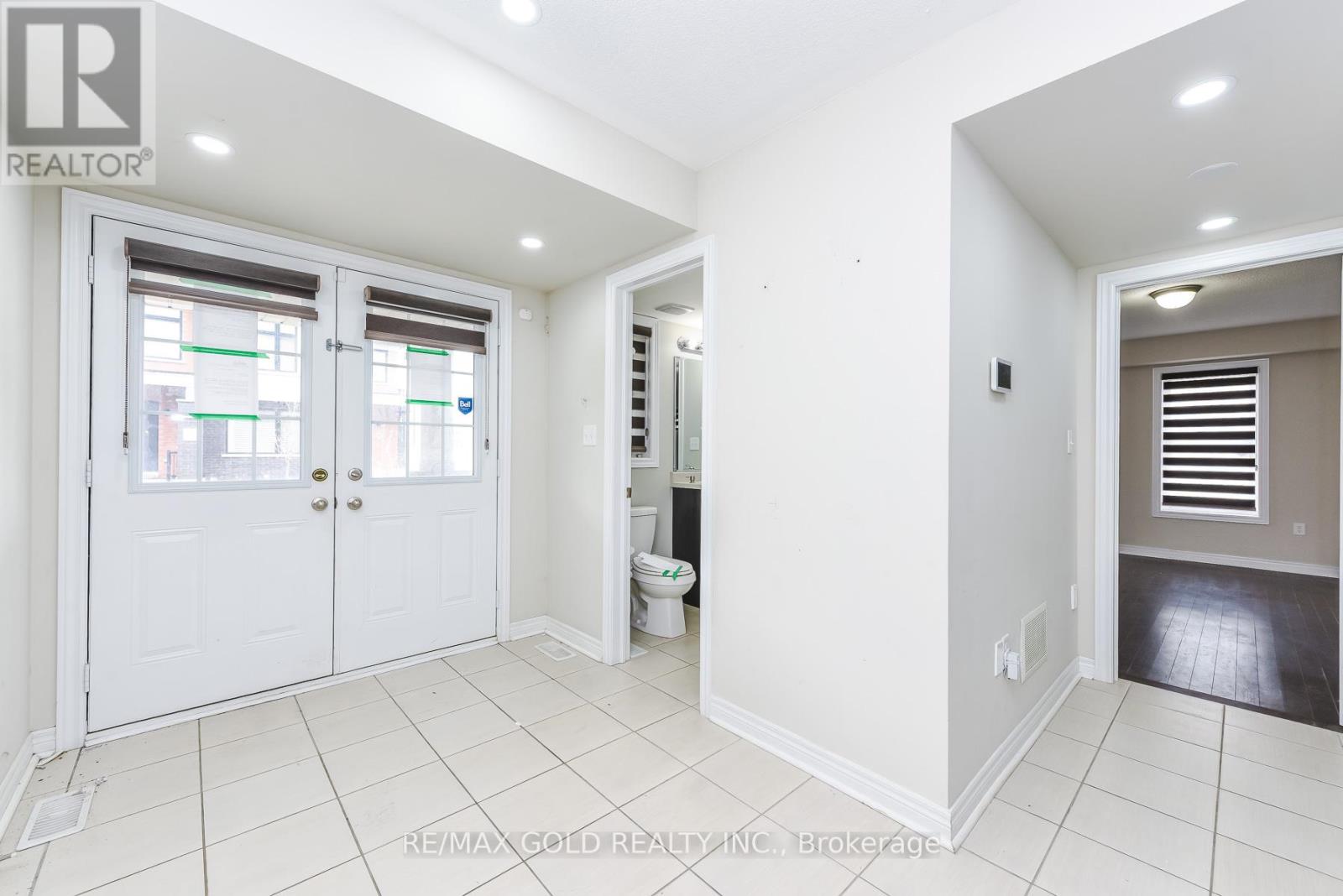 5 Remembrance Road, Brampton, Ontario  L7A 4Z1 - Photo 6 - W12994718