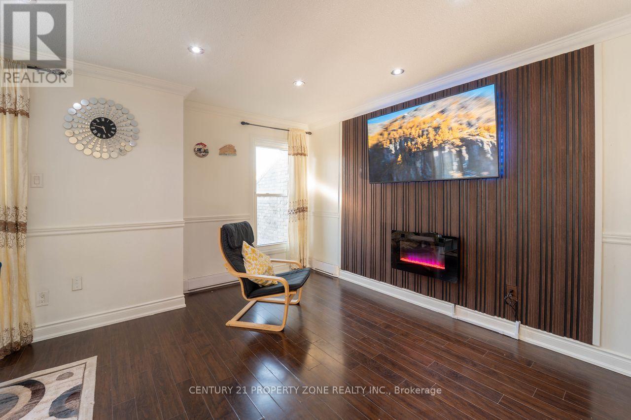 19 - 6860 Glen Erin Drive W, Mississauga, Ontario  L5N 2E1 - Photo 4 - W12997844