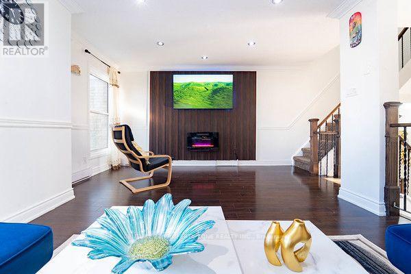 19 - 6860 Glen Erin Drive W, Mississauga, Ontario  L5N 2E1 - Photo 5 - W12997844