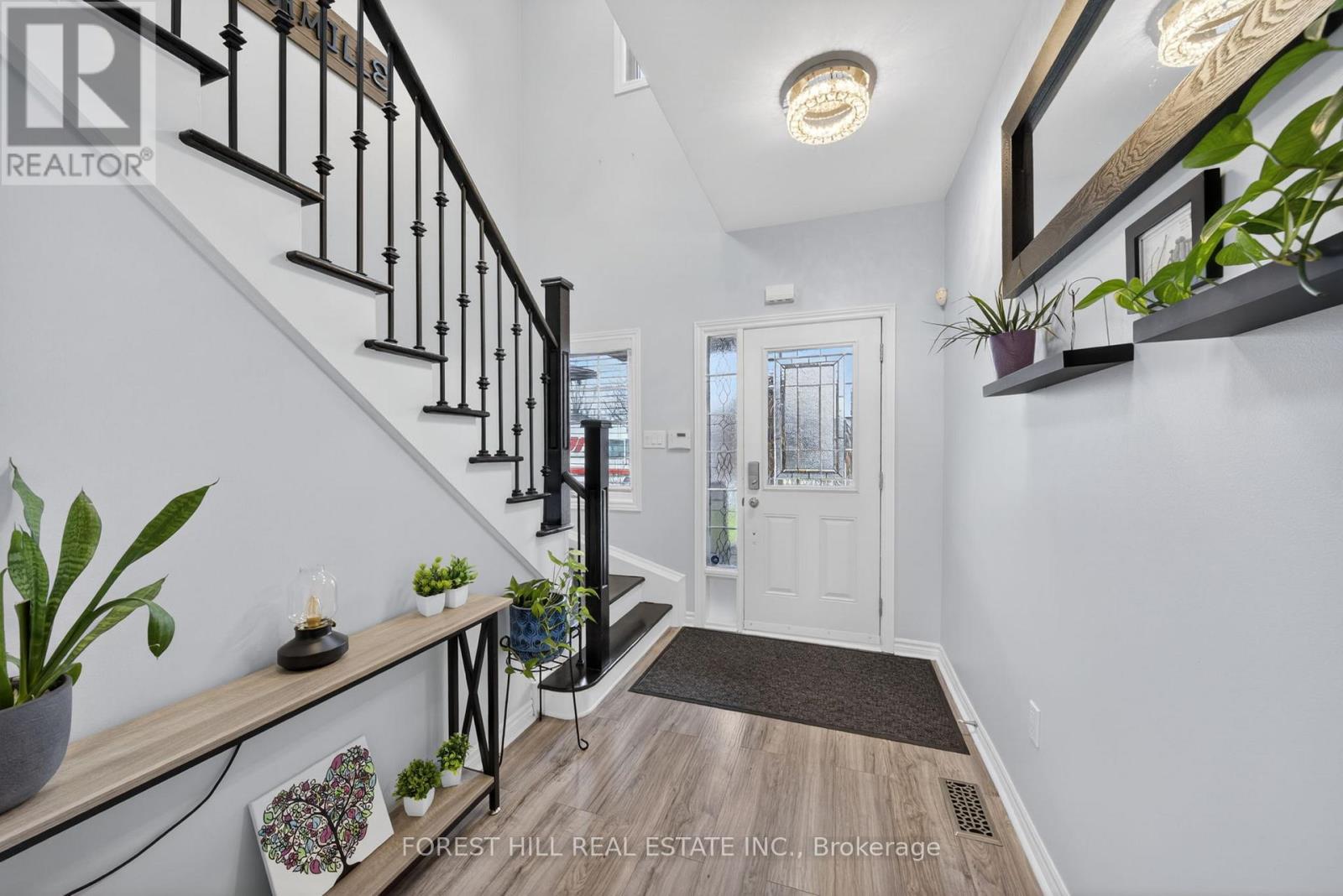 18 Dresden Court, Georgina, Ontario  L4P 4H6 - Photo 5 - N13002494