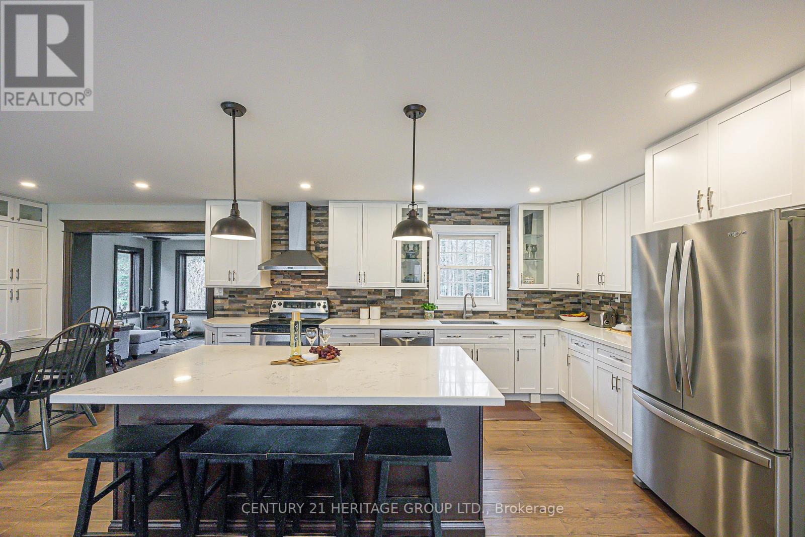 23 Amberglen Court, East Gwillimbury, Ontario  L9N 1J6 - Photo 7 - N13002502