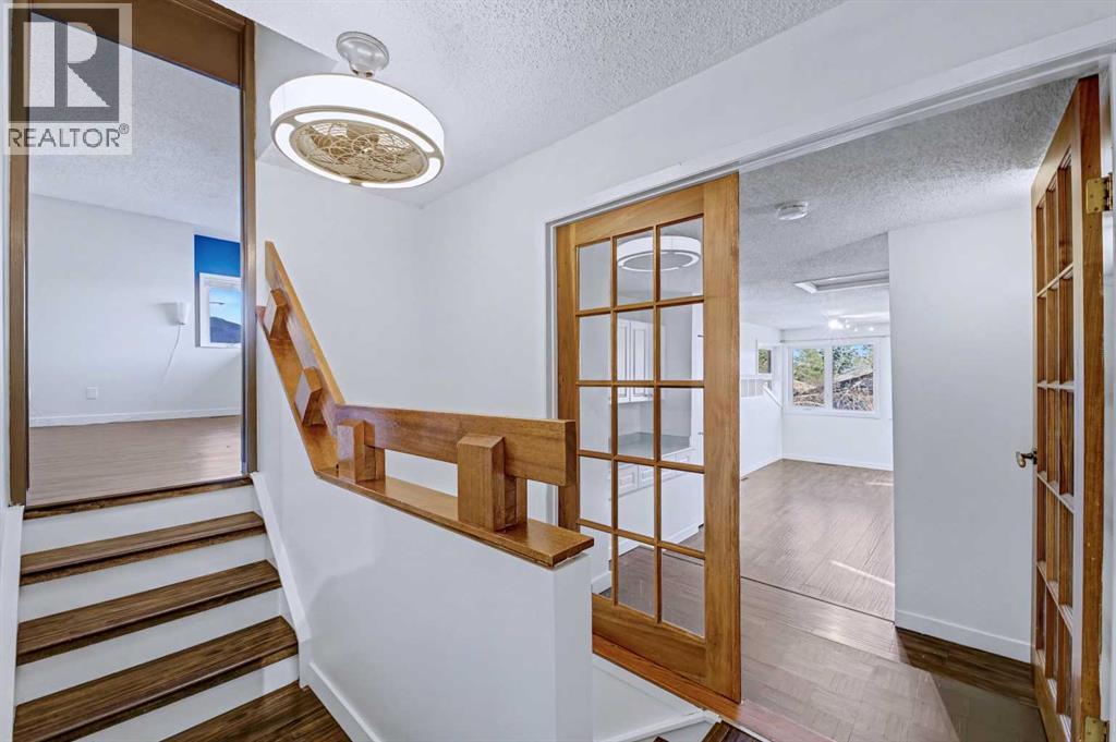 188 Bernard Drive Nw, Calgary, Alberta  T3K 2B7 - Photo 19 - A2287043