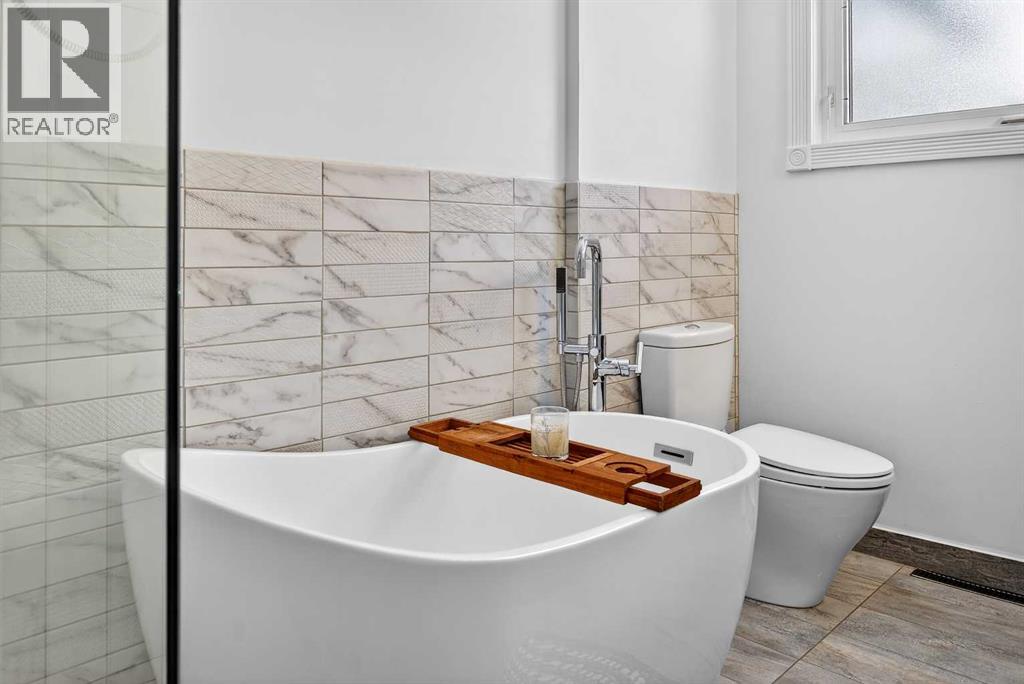 33 Warwick Drive Sw, Calgary, Alberta  T3C 2R5 - Photo 21 - A2297421