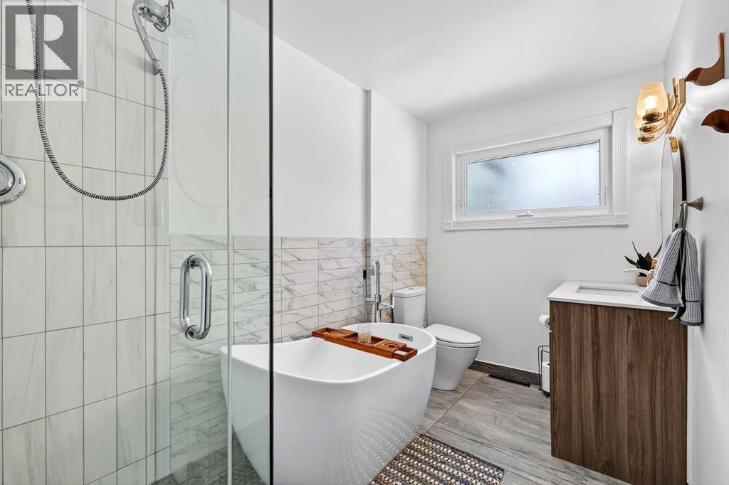 33 Warwick Drive Sw, Calgary, Alberta  T3C 2R5 - Photo 20 - A2297421