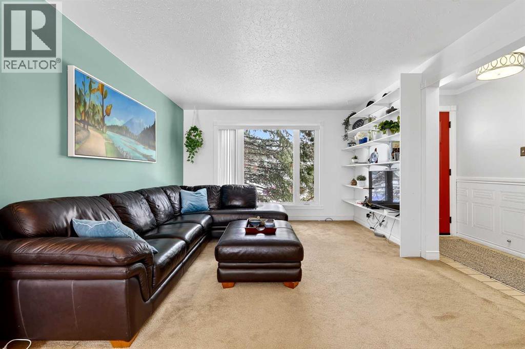 33 Warwick Drive Sw, Calgary, Alberta  T3C 2R5 - Photo 9 - A2297421