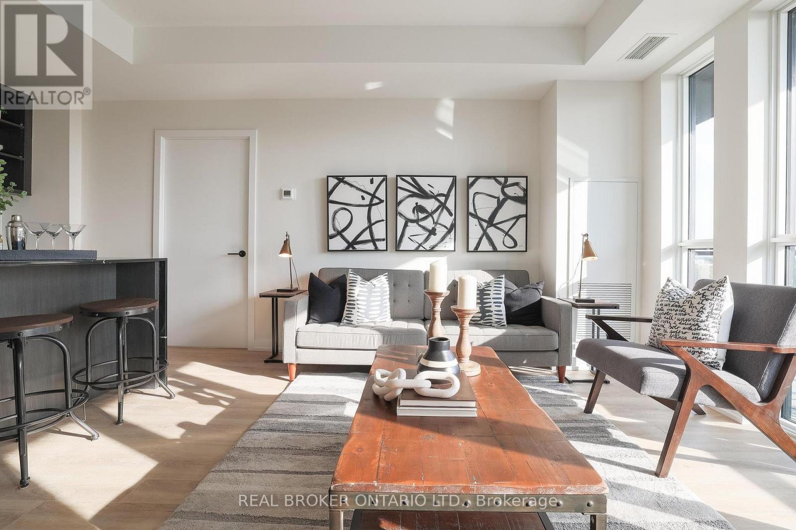 915 - 2300 St Clair Avenue W, Toronto, Ontario  M6N 0B3 - Photo 13 - W13002506