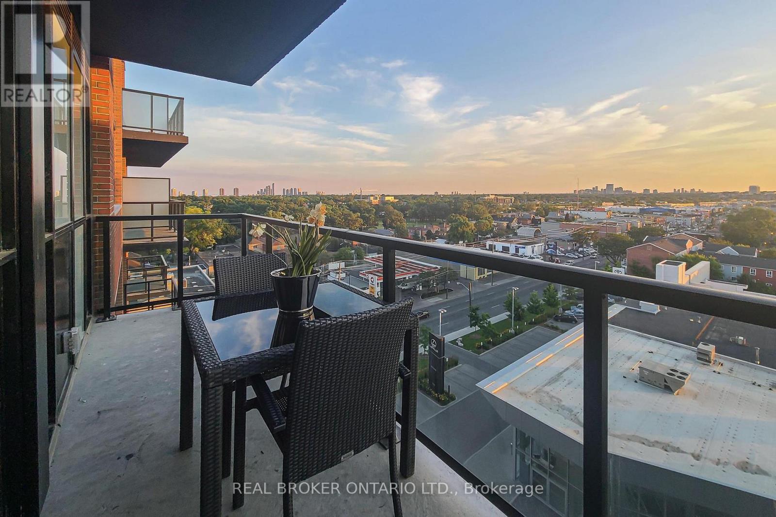 915 - 2300 St Clair Avenue W, Toronto, Ontario  M6N 0B3 - Photo 23 - W13002506