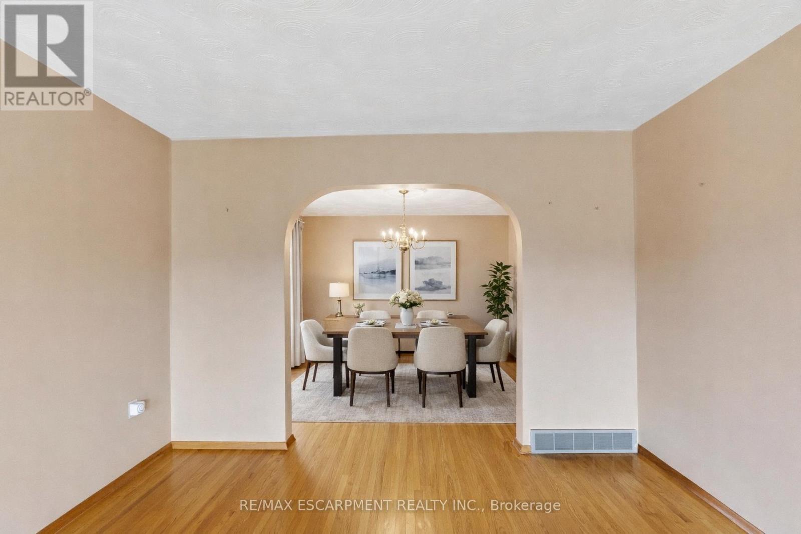 26 Adorn Court, Hamilton, Ontario  L8E 3N2 - Photo 8 - X13002414