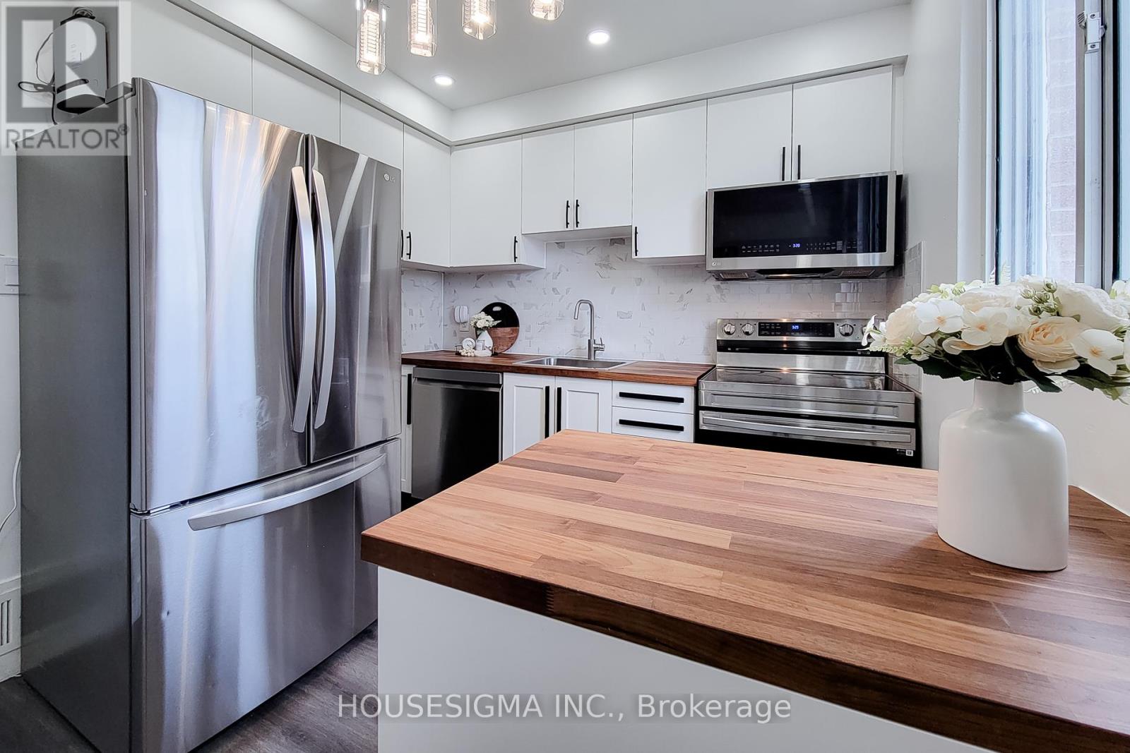 5 Martha Street, Hamilton, Ontario  L8H 2B7 - Photo 11 - X13002440