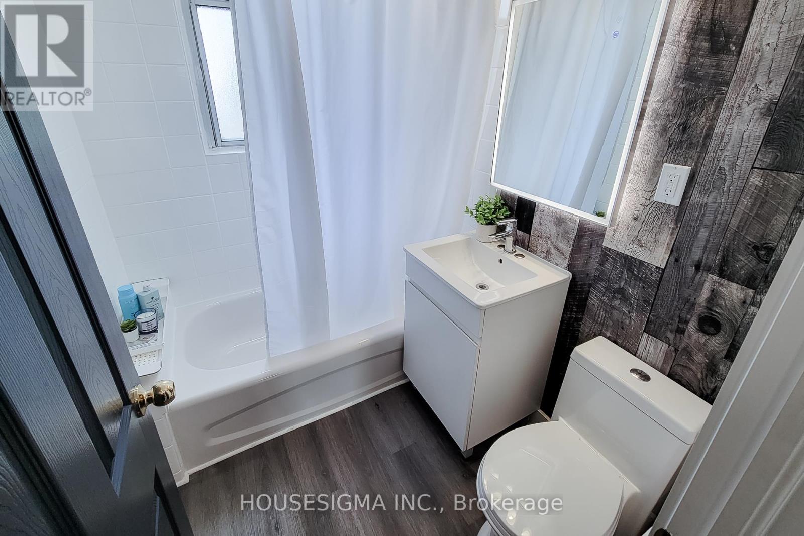 5 Martha Street, Hamilton, Ontario  L8H 2B7 - Photo 16 - X13002440