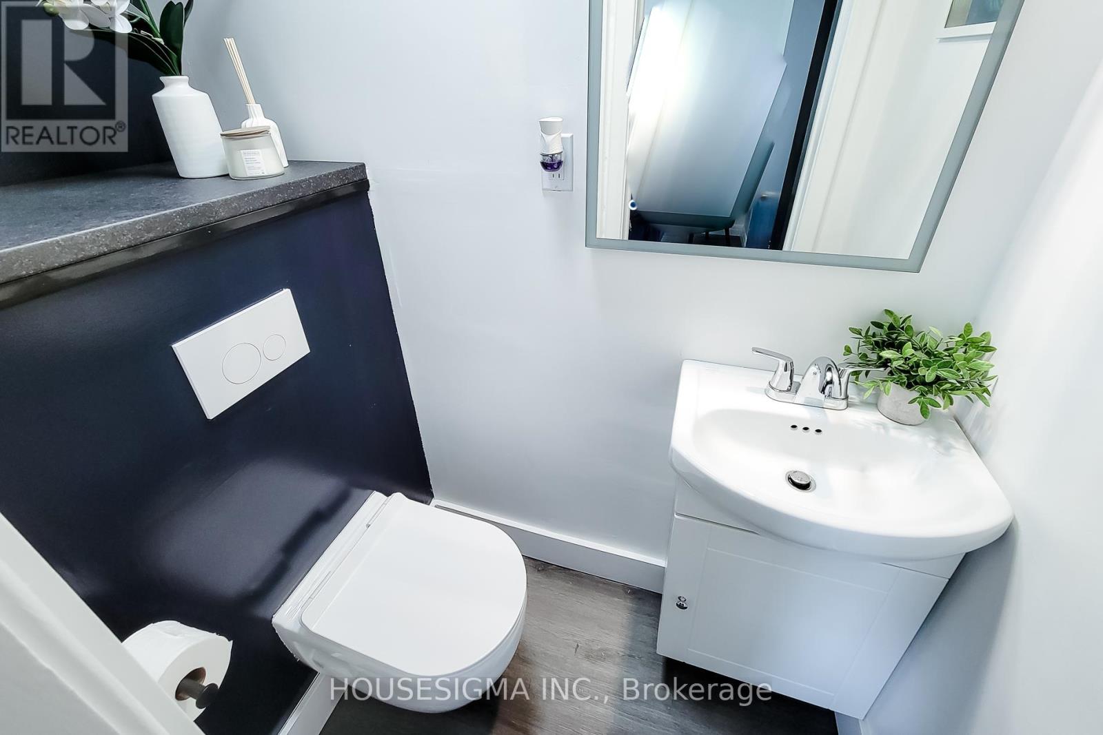 5 Martha Street, Hamilton, Ontario  L8H 2B7 - Photo 20 - X13002440