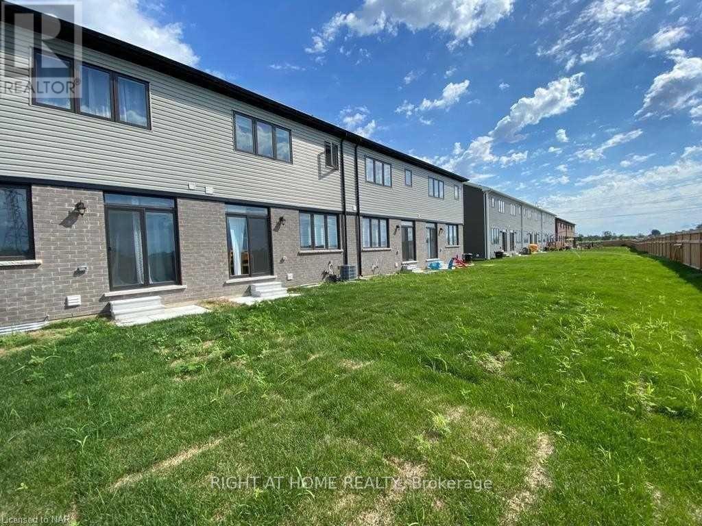 242 Explorer Way, Thorold, Ontario  L2V 0K2 - Photo 15 - X13002456