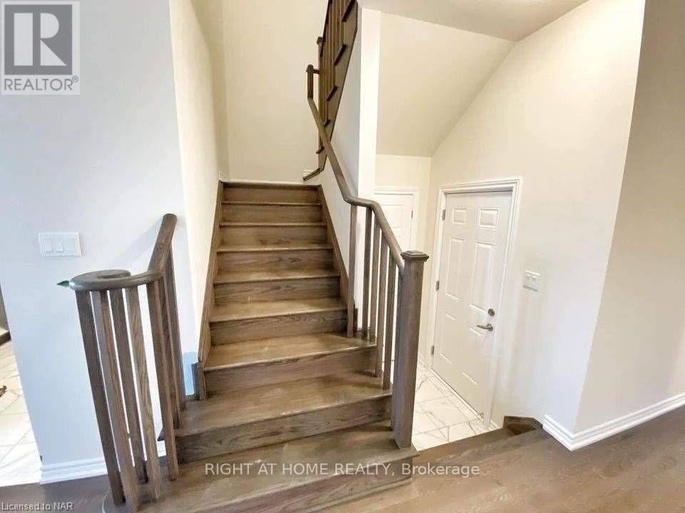 242 Explorer Way, Thorold, Ontario  L2V 0K2 - Photo 9 - X13002456