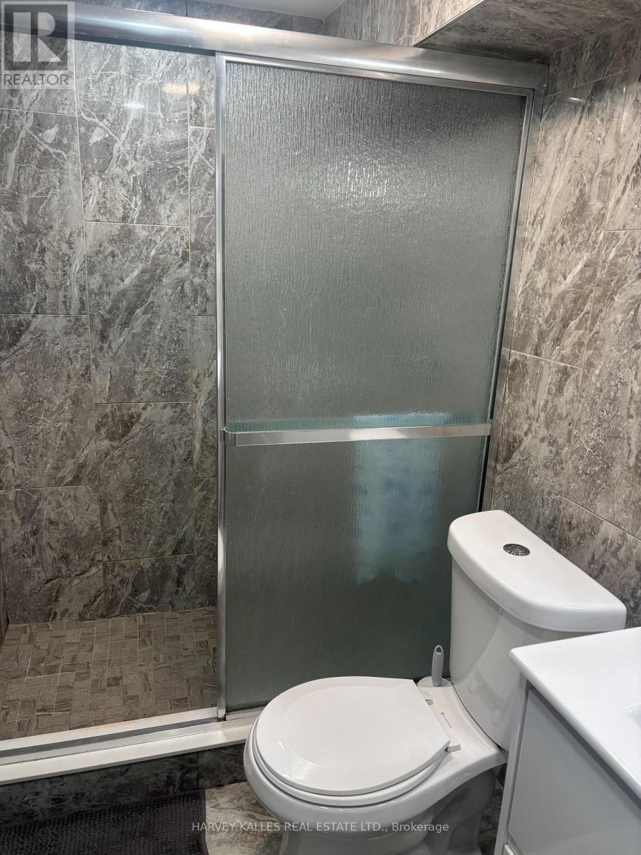 Photo 14 of 22 for 1330 Highbury Avenue N