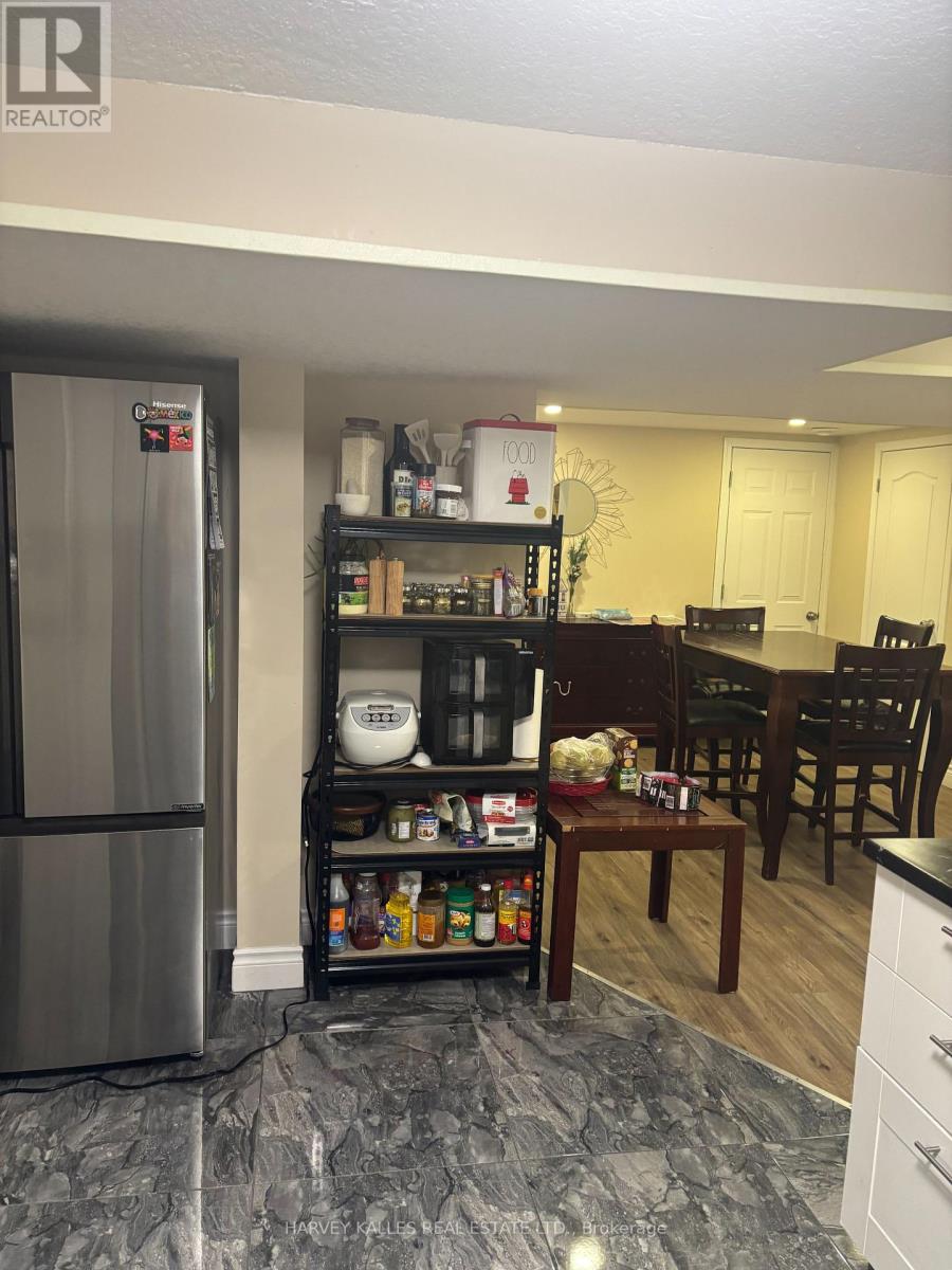 Photo 18 of 22 for 1330 Highbury Avenue N