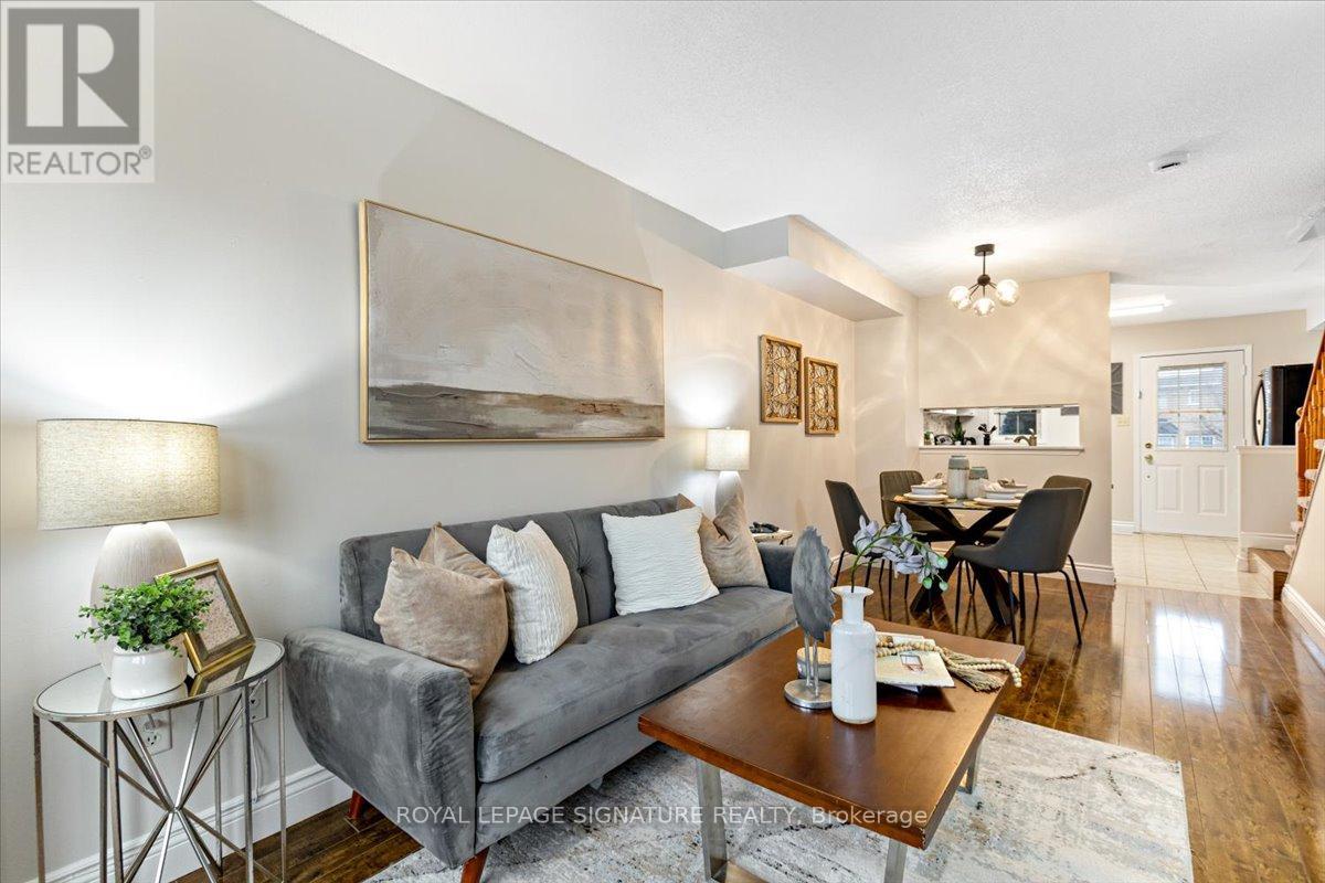 90 - 2 HEDGE END ROAD, Toronto, Ontario