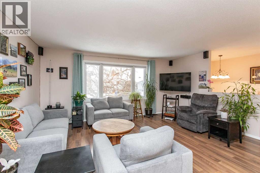 10 Patterson Crescent, Red Deer, Alberta  T4P 1J5 - Photo 4 - A2290413