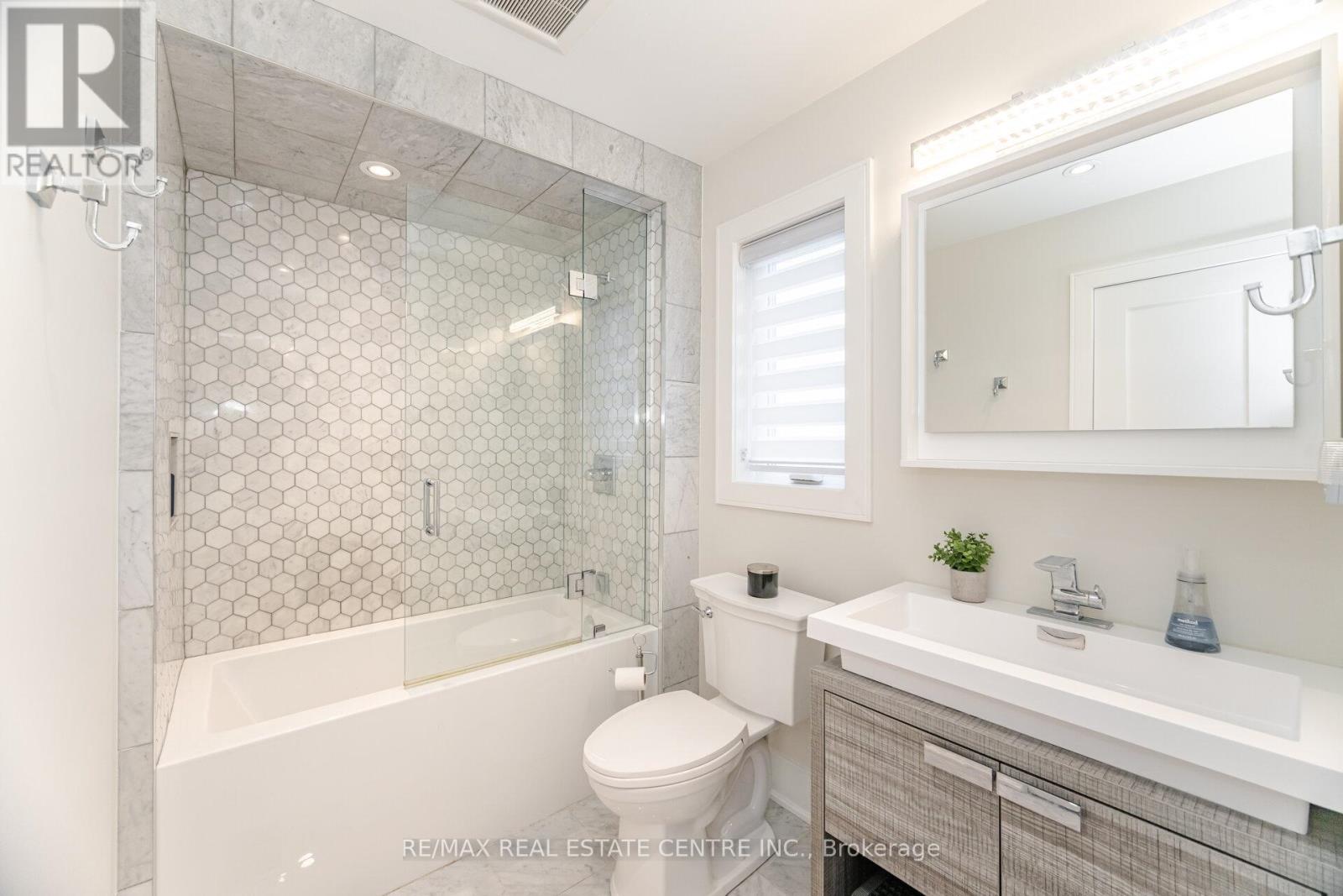 Upper - 680 Driftcurrent Drive, Mississauga, Ontario  L4Z 3Z4 - Photo 22 - W13002544