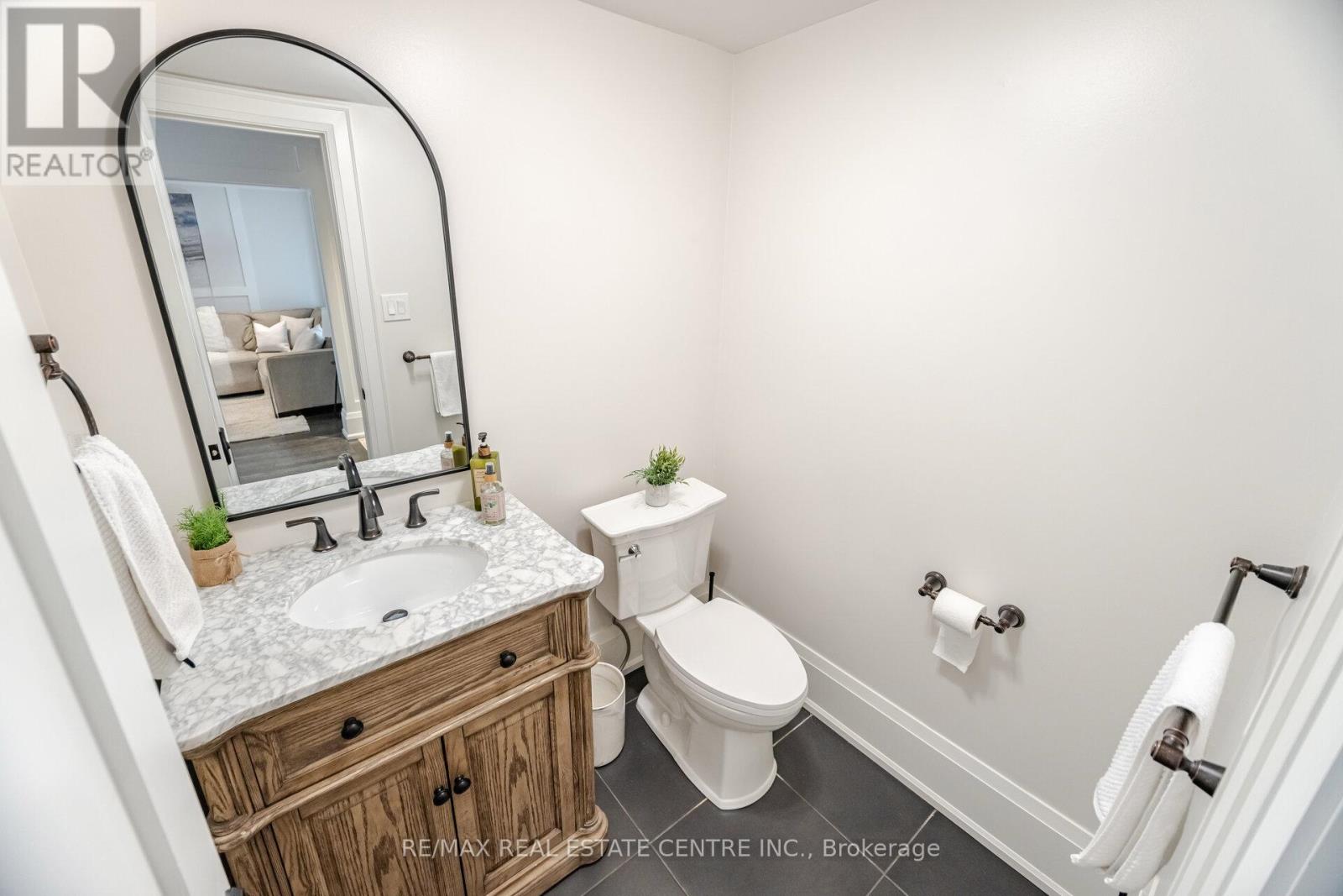 Upper - 680 Driftcurrent Drive, Mississauga, Ontario  L4Z 3Z4 - Photo 16 - W13002544