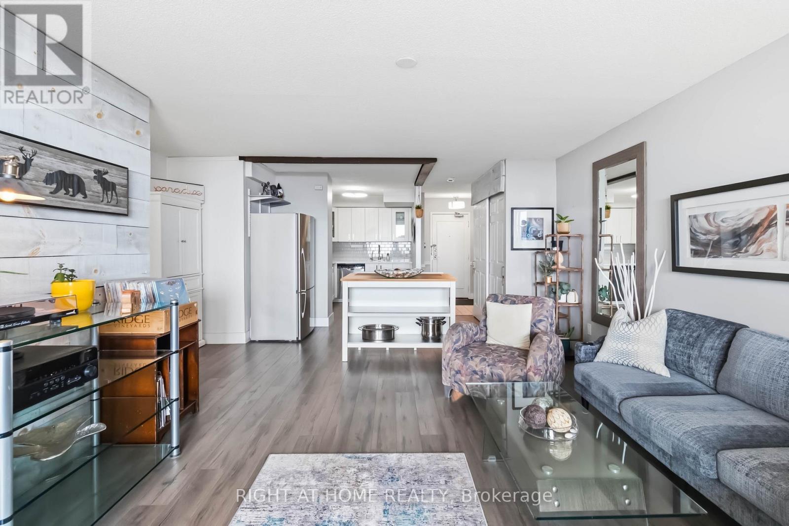 1706 - 975 Warwick Court, Burlington, Ontario  L7T 3Z7 - Photo 8 - W13002246