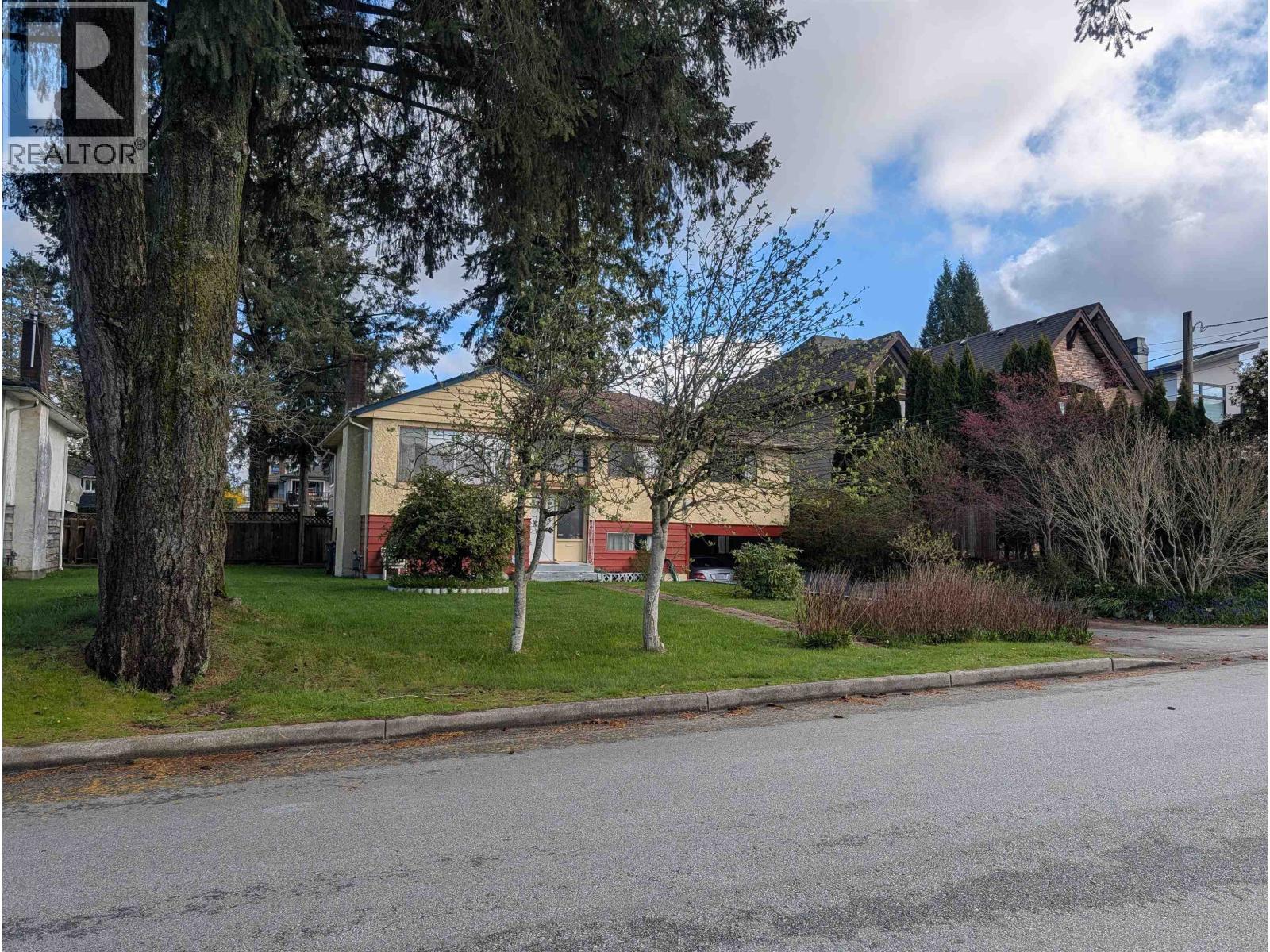 1681 Smith Avenue, Coquitlam, British Columbia  V3J 2Y4 - Photo 3 - R3111254