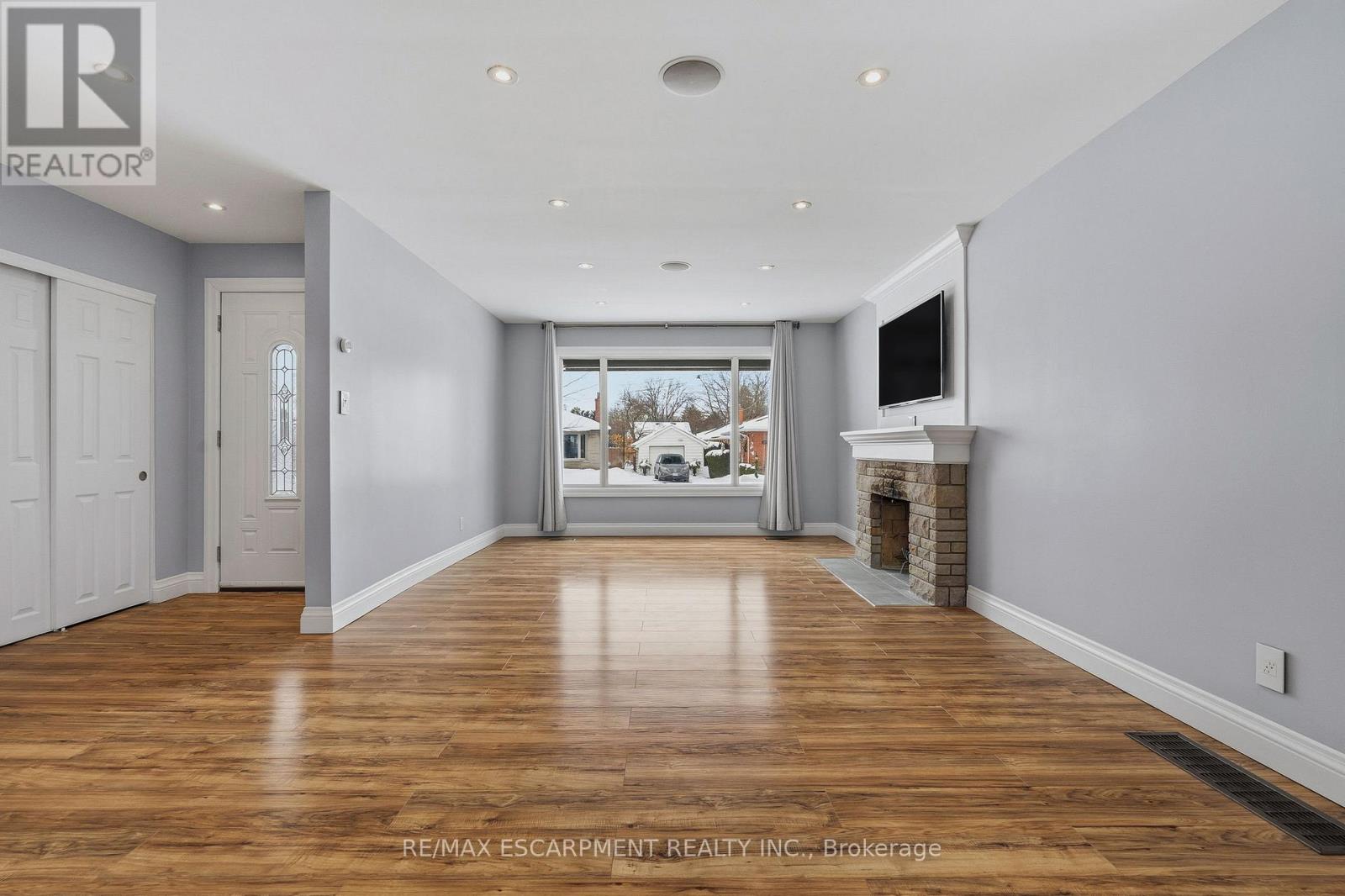 20 Shirley Street, Hamilton, Ontario  L9H 4S3 - Photo 17 - X12779770