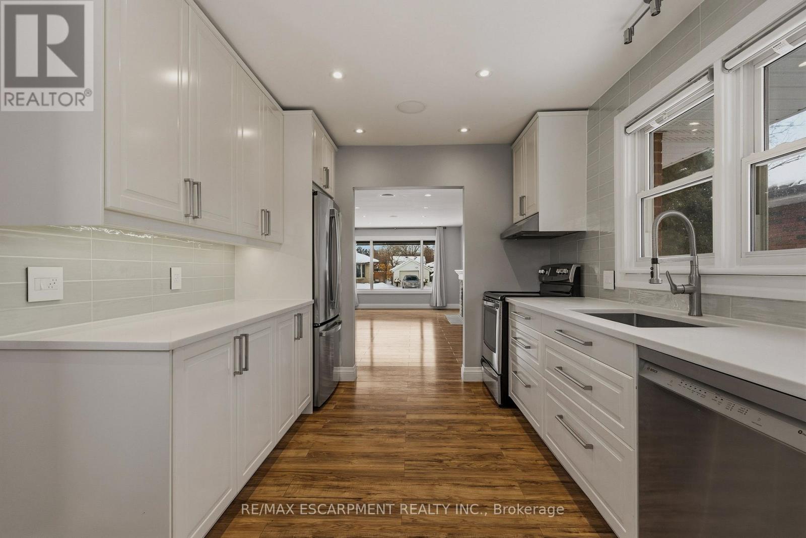 20 Shirley Street, Hamilton, Ontario  L9H 4S3 - Photo 20 - X12779770