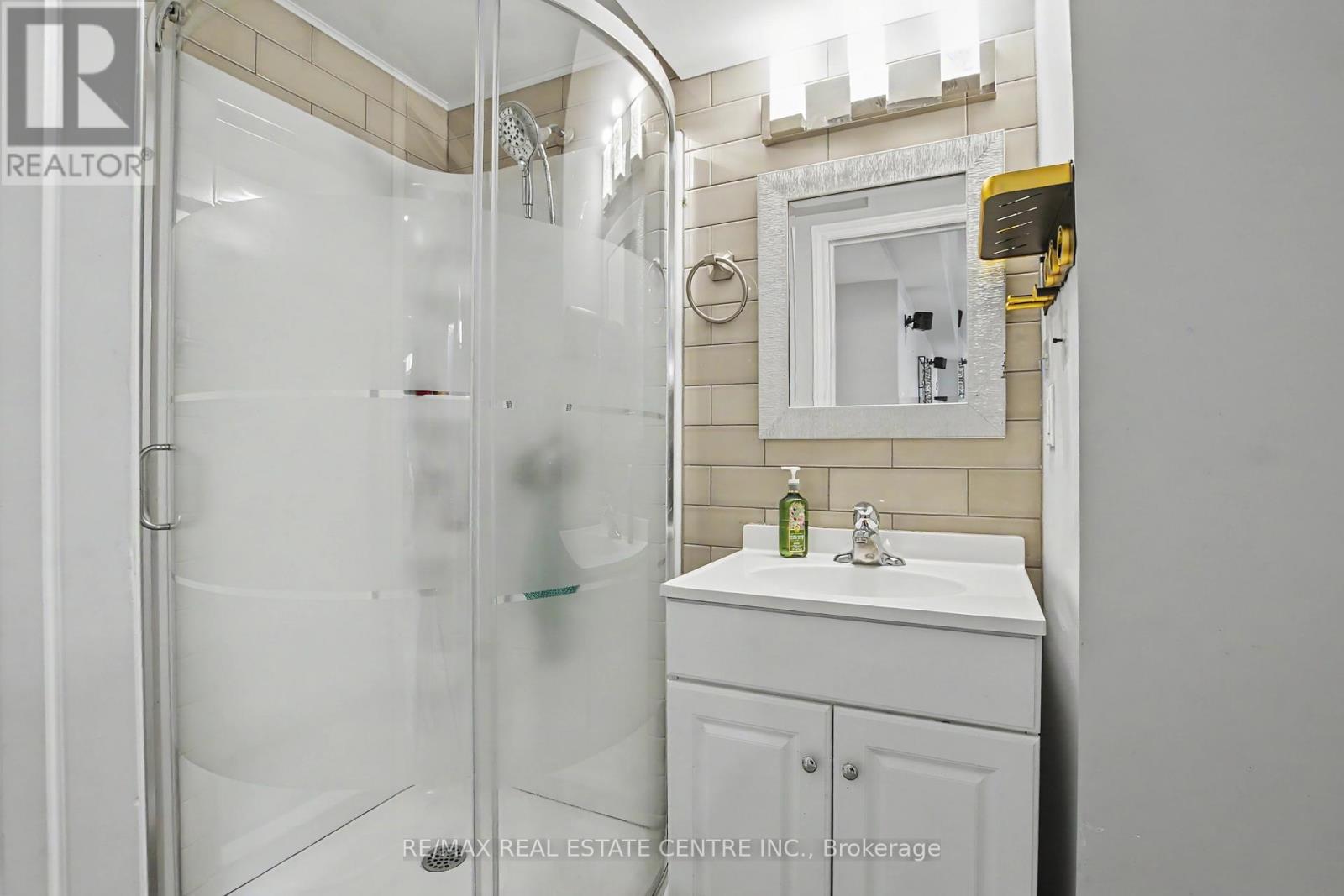 60 Postmaster Drive, Kitchener, Ontario  N2R 0J2 - Photo 33 - X12986498