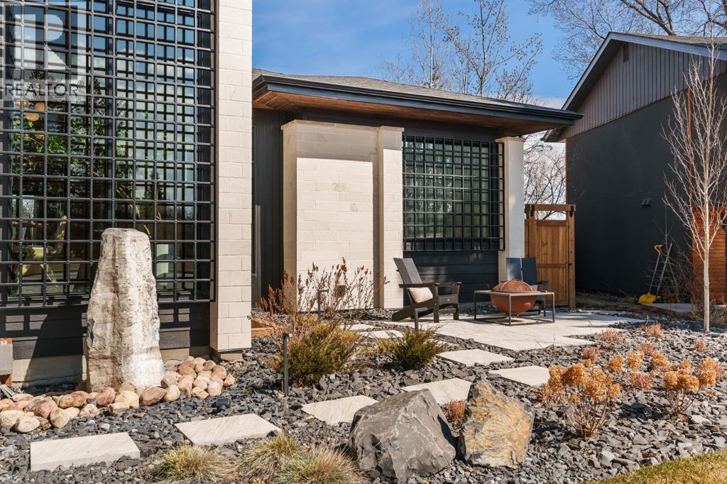 6 Stanley Crescent Sw, Calgary, Alberta  T2S 1G1 - Photo 3 - A2299752