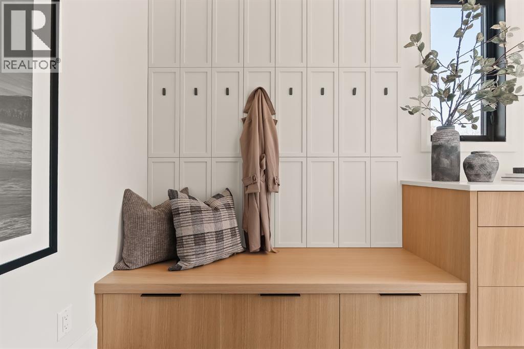 6 Stanley Crescent Sw, Calgary, Alberta  T2S 1G1 - Photo 4 - A2299752