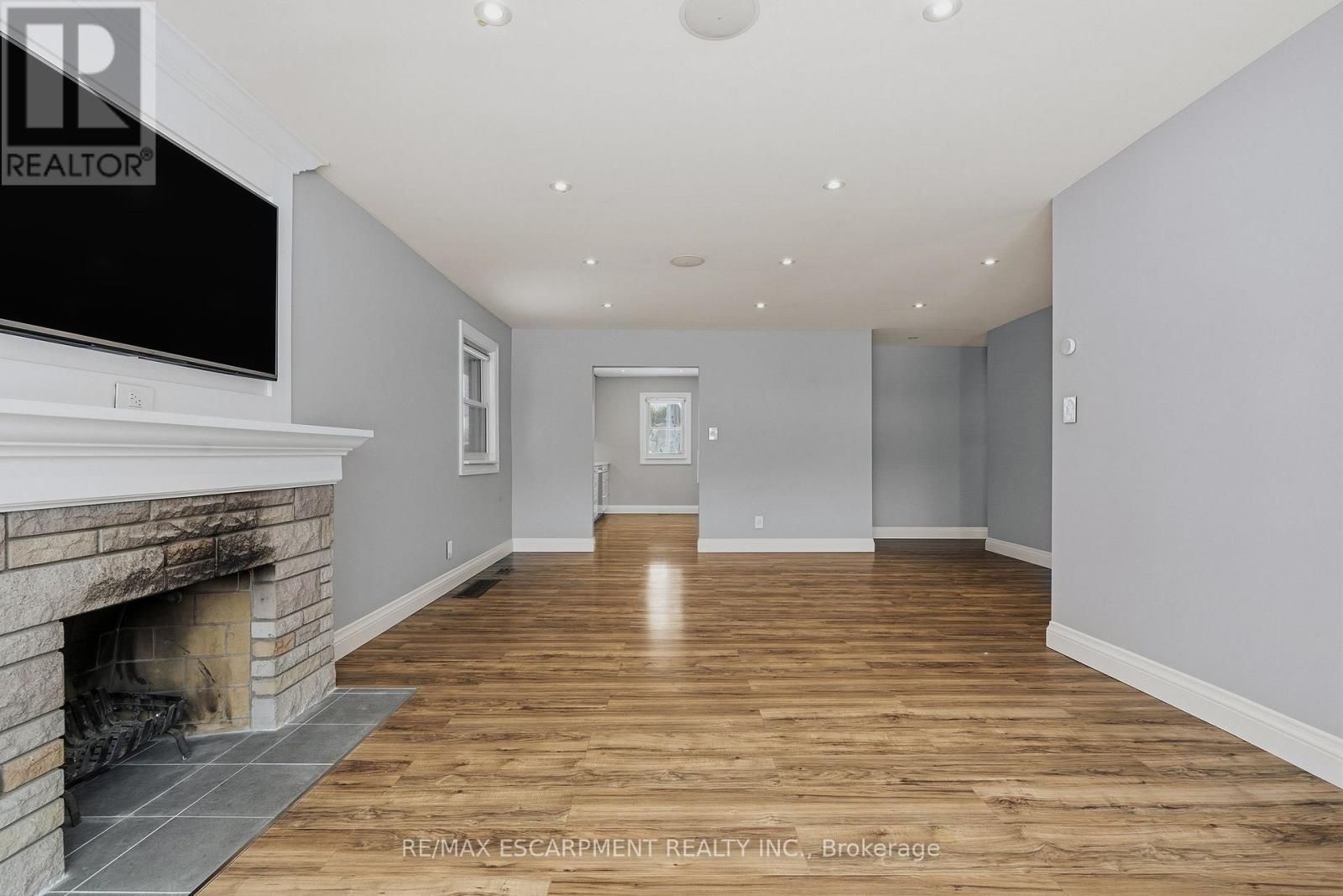 20 Shirley Street, Hamilton, Ontario  L9H 4S3 - Photo 18 - X12779770