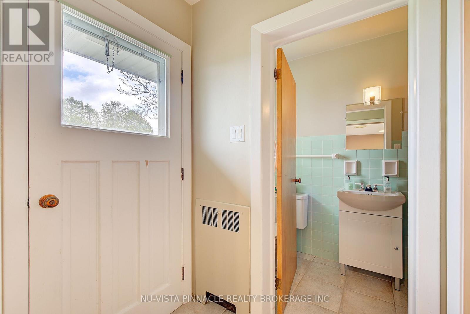 21752 Richmond Street, Middlesex Centre, Ontario  N5X 4B2 - Photo 16 - X13002698