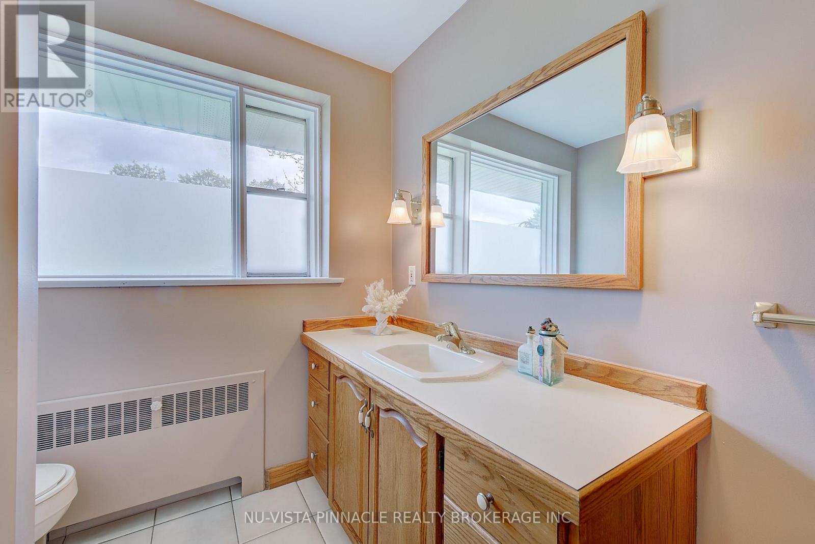 21752 Richmond Street, Middlesex Centre, Ontario  N5X 4B2 - Photo 22 - X13002698