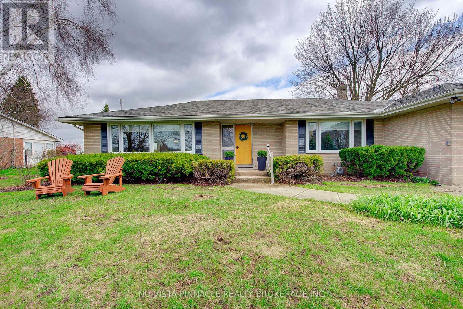 21752 Richmond Street, Middlesex Centre, Ontario  N5X 4B2 - Photo 4 - X13002698