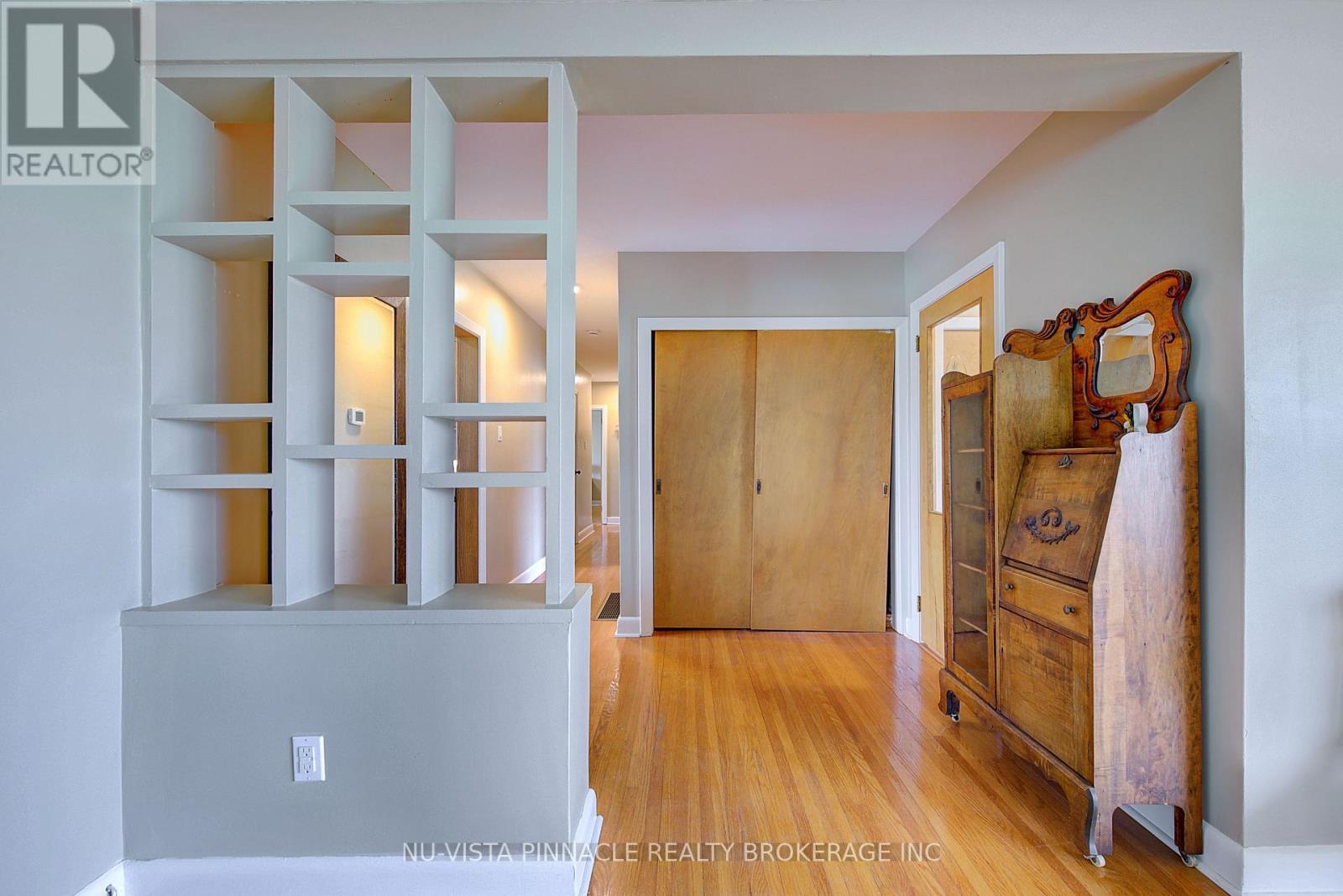 21752 Richmond Street, Middlesex Centre, Ontario  N5X 4B2 - Photo 6 - X13002698