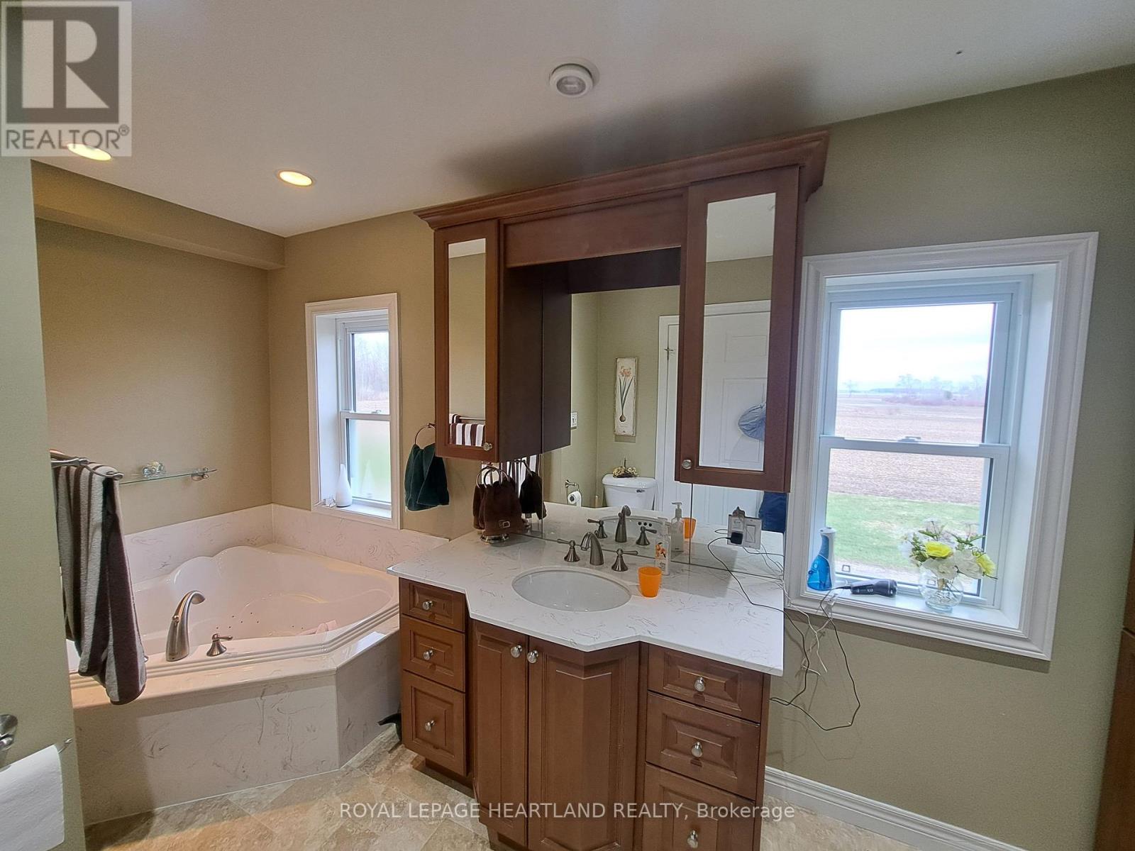 39132 Mount Carmel Drive, South Huron, Ontario  N0M 1M0 - Photo 18 - X13002738