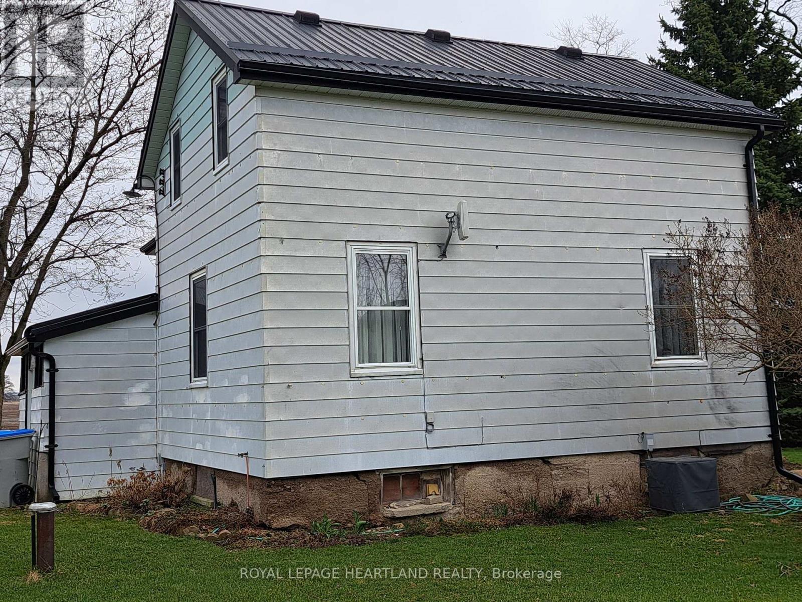 39132 Mount Carmel Drive, South Huron, Ontario  N0M 1M0 - Photo 4 - X13002738