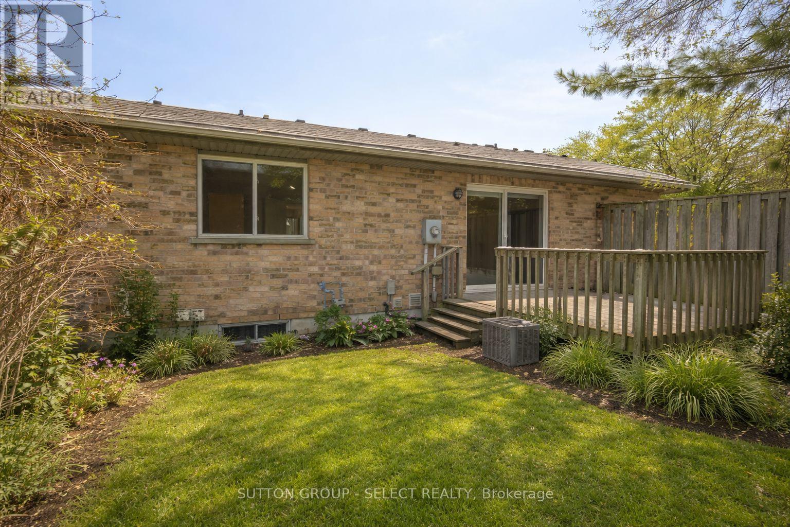 10 - 1241 Beaverbrook Avenue, London North, Ontario  N6H 5P1 - Photo 4 - X13002756