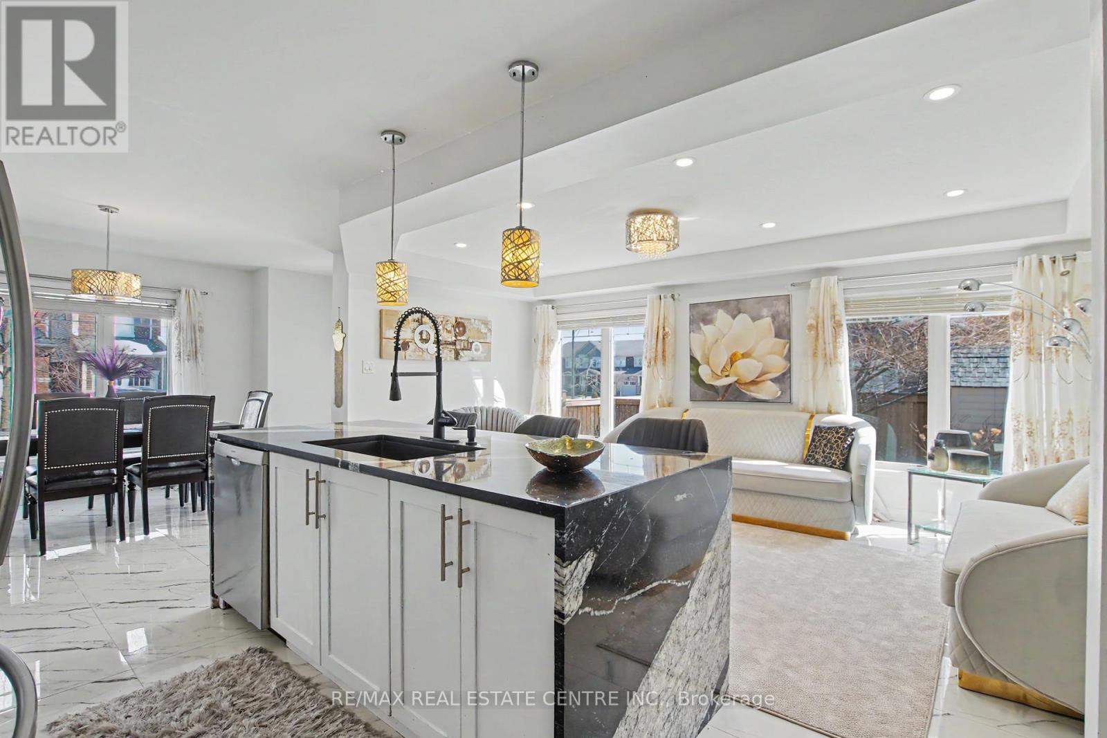 60 Postmaster Drive, Kitchener, Ontario  N2R 0J2 - Photo 9 - X12986498