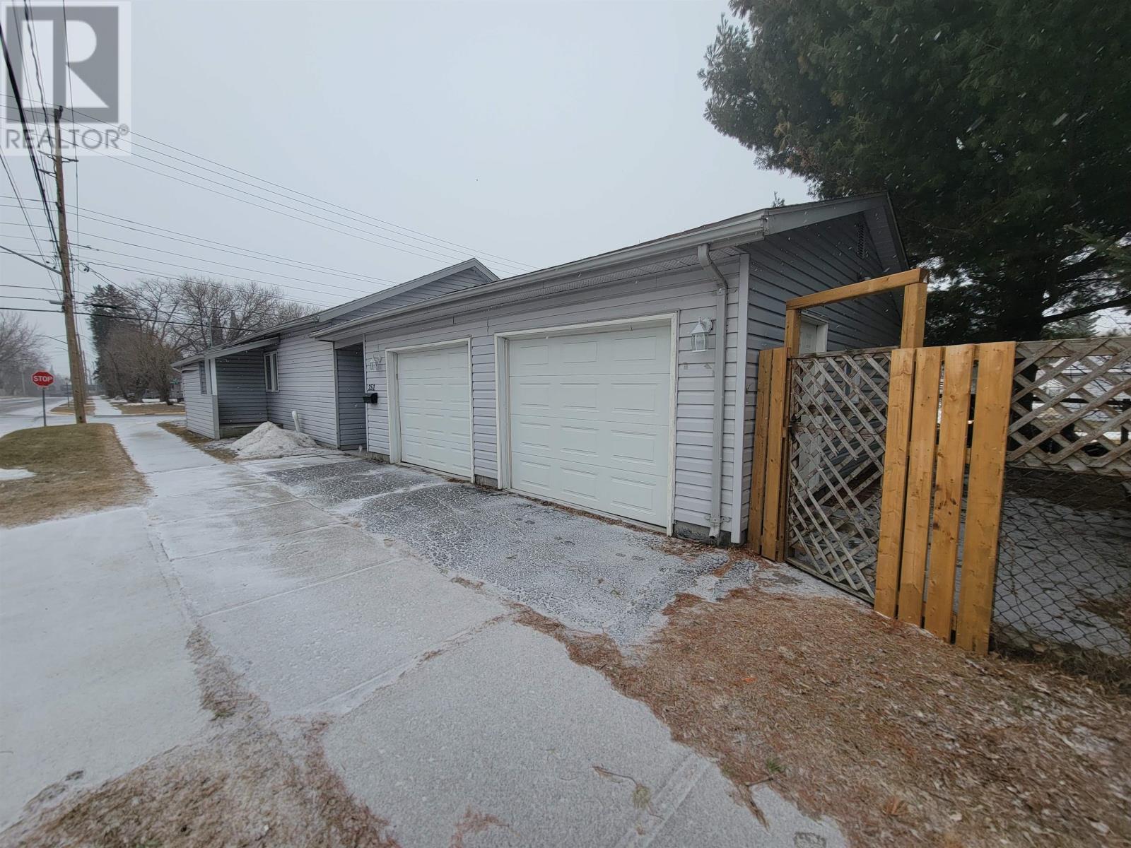 252 Sixth St E, Fort Frances, Ontario  P9A 1W7 - Photo 11 - TB2600618