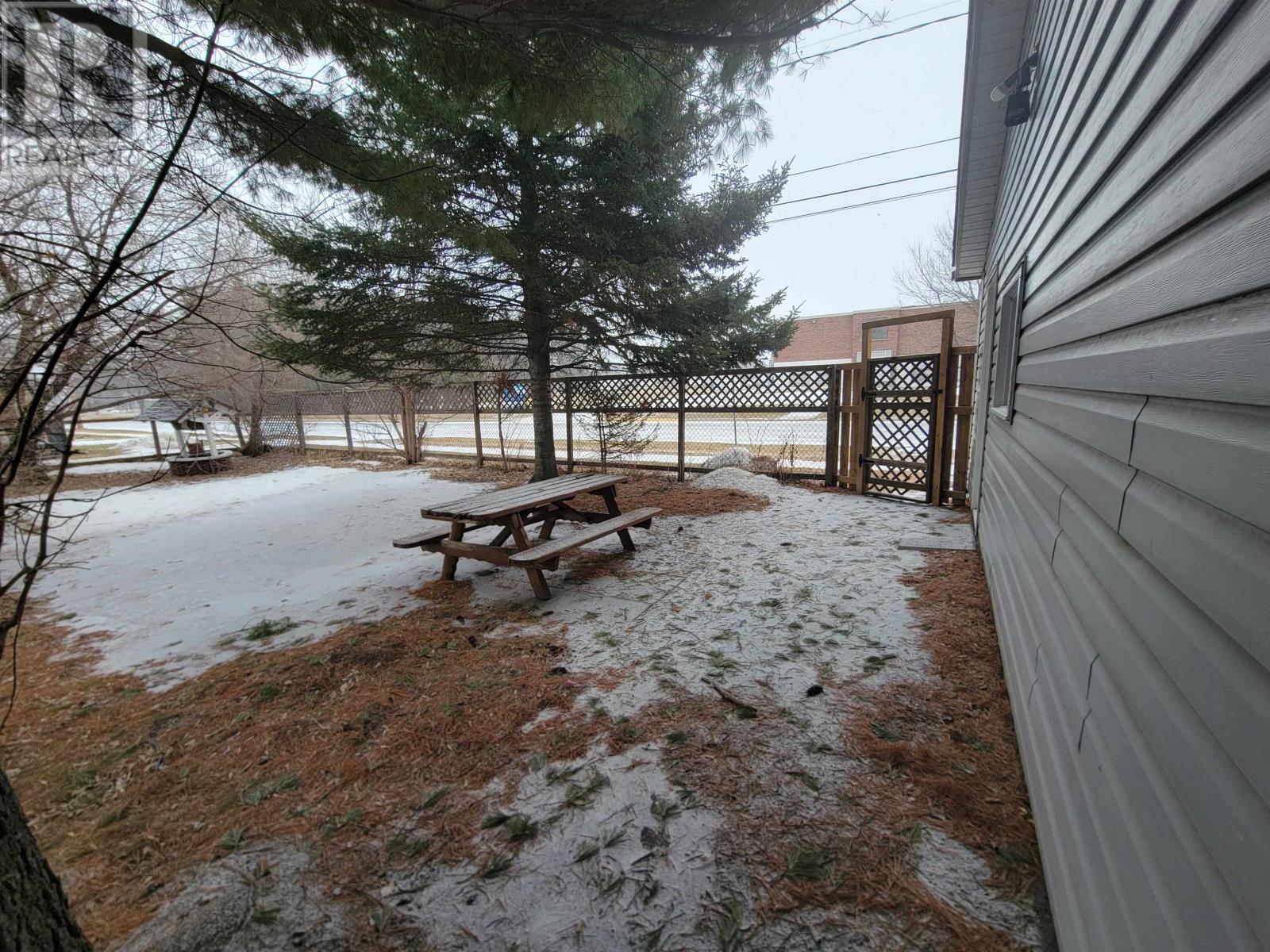 252 Sixth St E, Fort Frances, Ontario  P9A 1W7 - Photo 12 - TB2600618