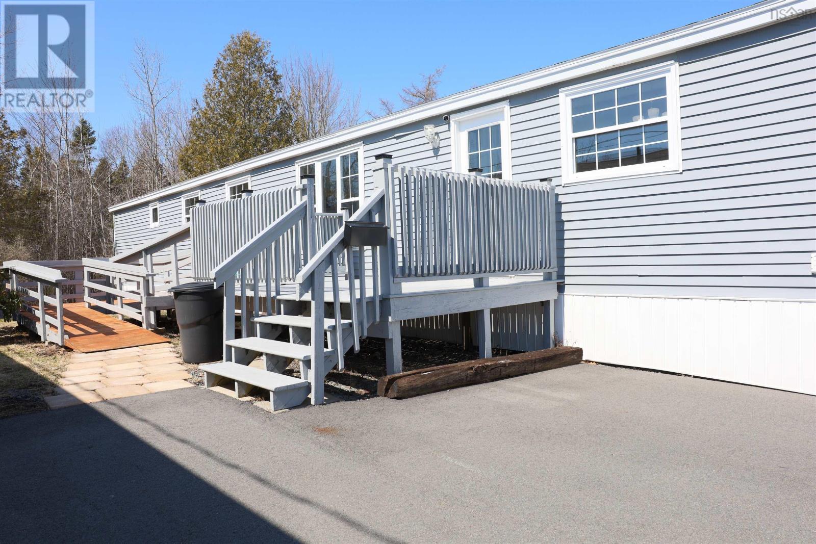 6 Apple Street, Dartmouth, Nova Scotia  B2W 4W2 - Photo 3 - 202607416