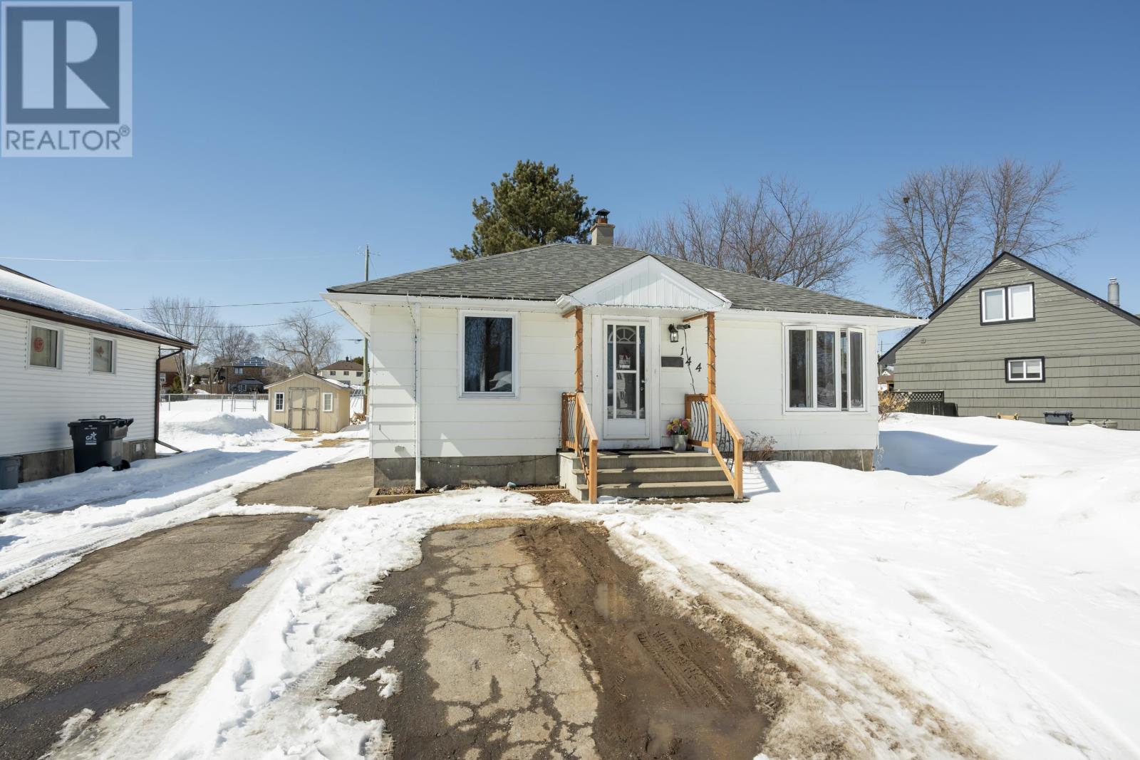 144 Strathcona AVE, Thunder Bay, Ontario