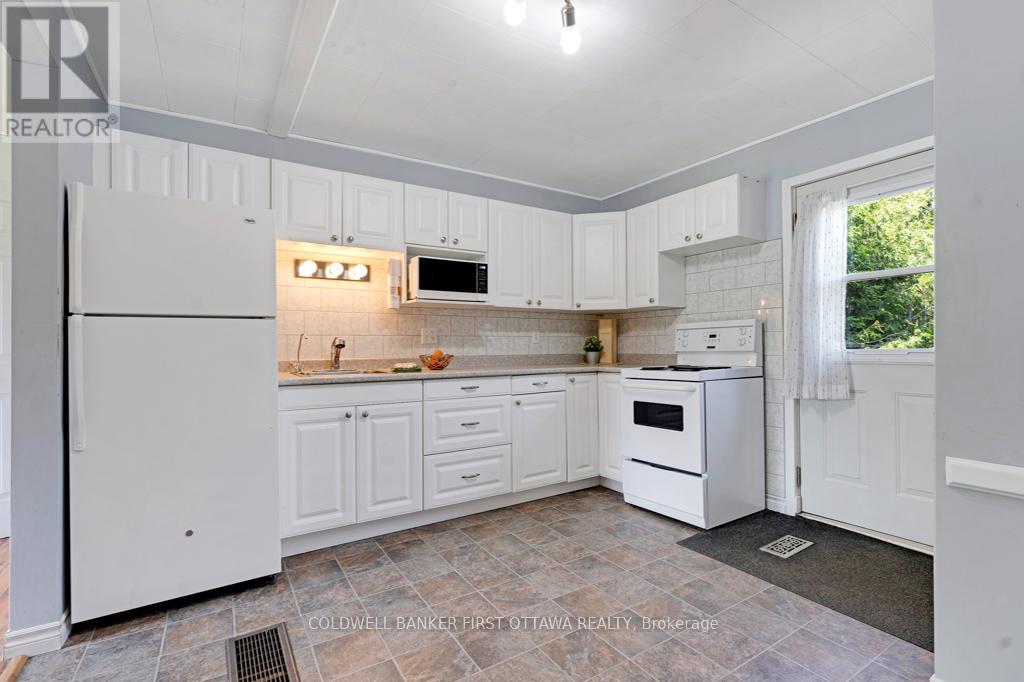 352 Highway 15, Rideau Lakes, Ontario  K7A 0E5 - Photo 27 - X13002588