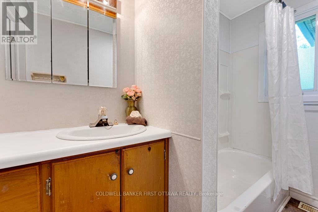 352 Highway 15, Rideau Lakes, Ontario  K7A 0E5 - Photo 32 - X13002588