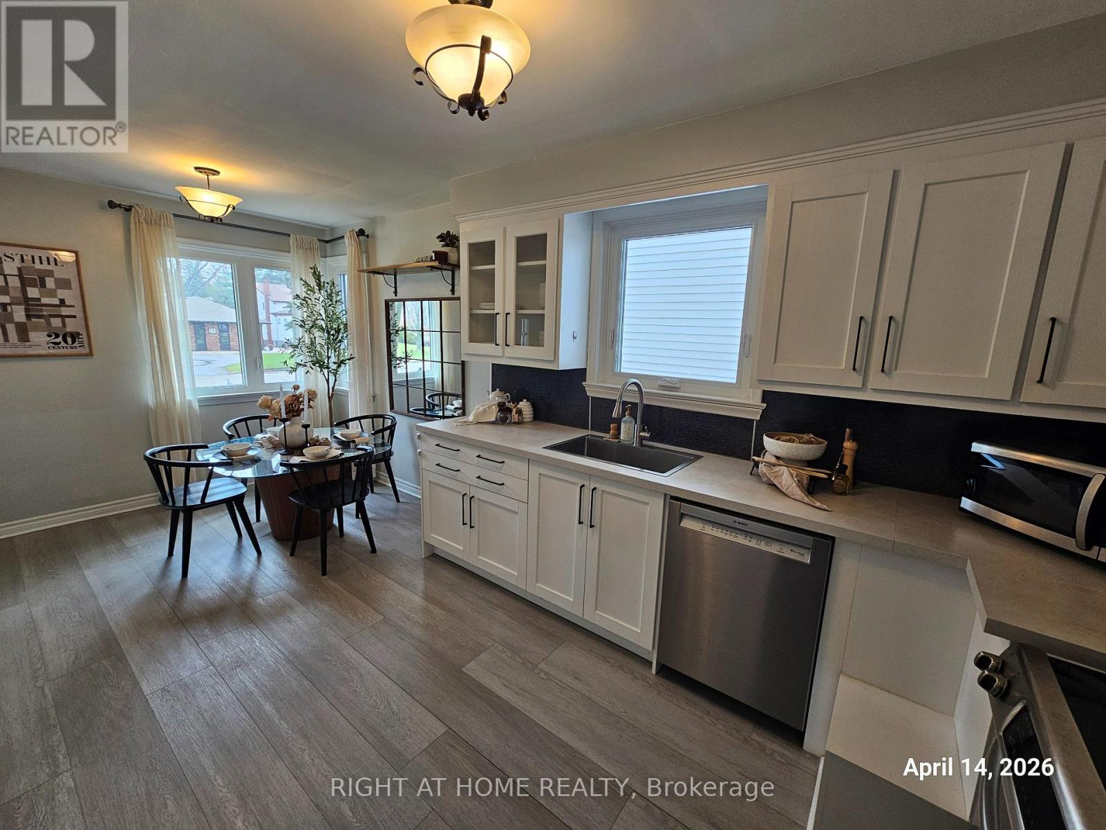 32 Muir Drive, Toronto, Ontario  M1M 3B4 - Photo 5 - E12997598