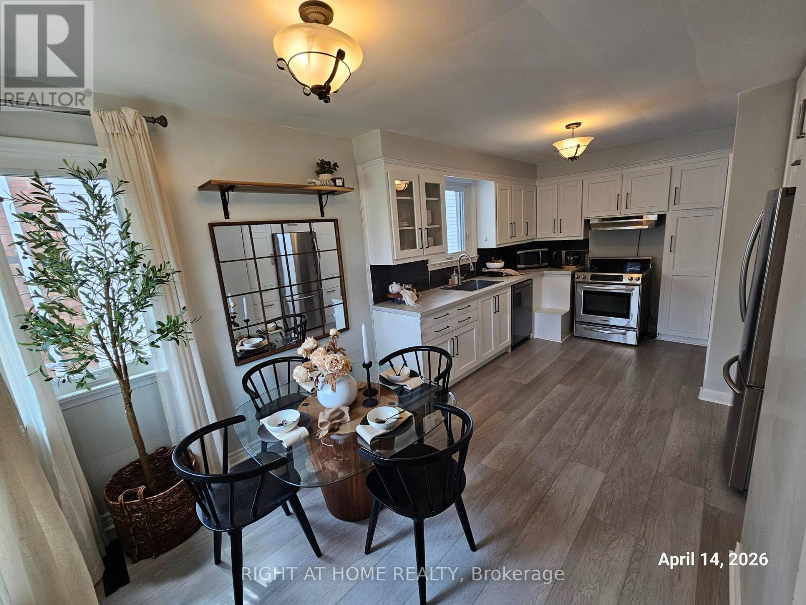 32 Muir Drive, Toronto, Ontario  M1M 3B4 - Photo 6 - E12997598