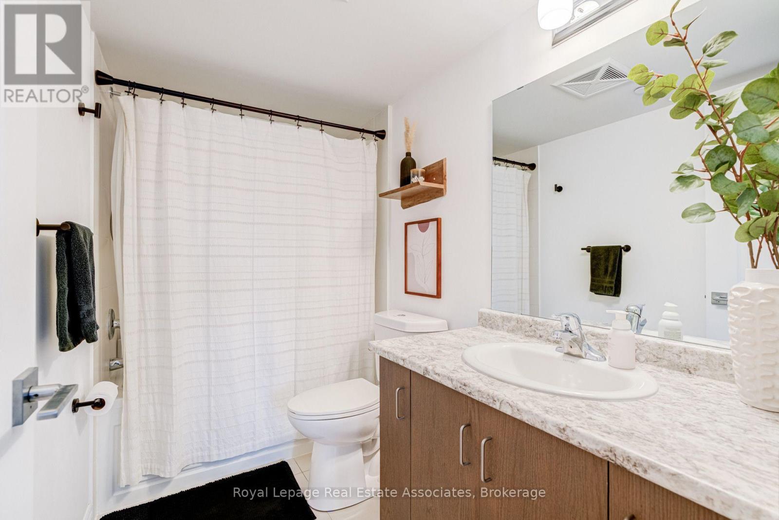 13 - 95 Eastwood Park Gardens, Toronto, Ontario  M8W 0B9 - Photo 14 - W13001512