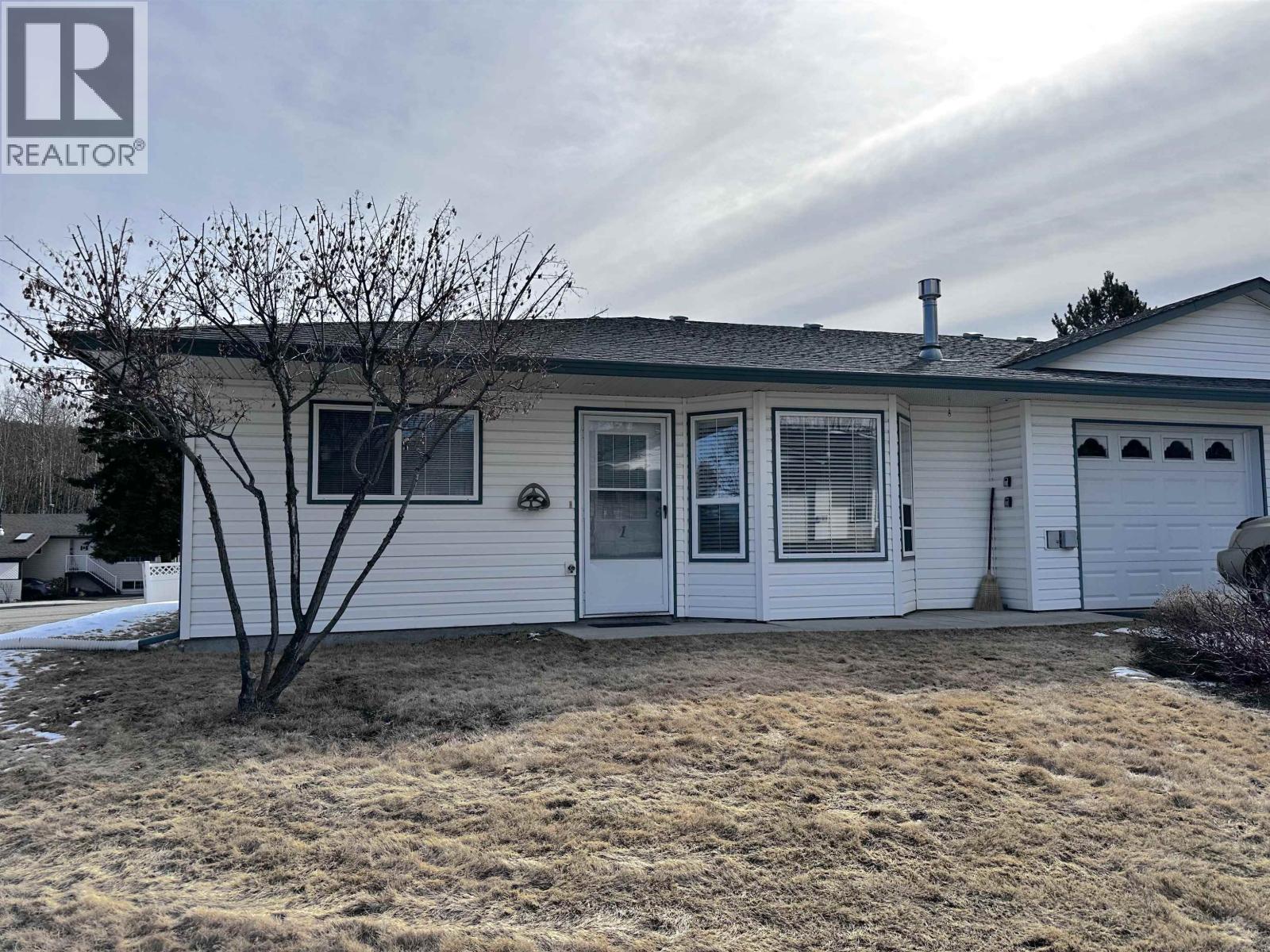 1 814 CARIBOO TRAIL, 100 Mile House, British Columbia